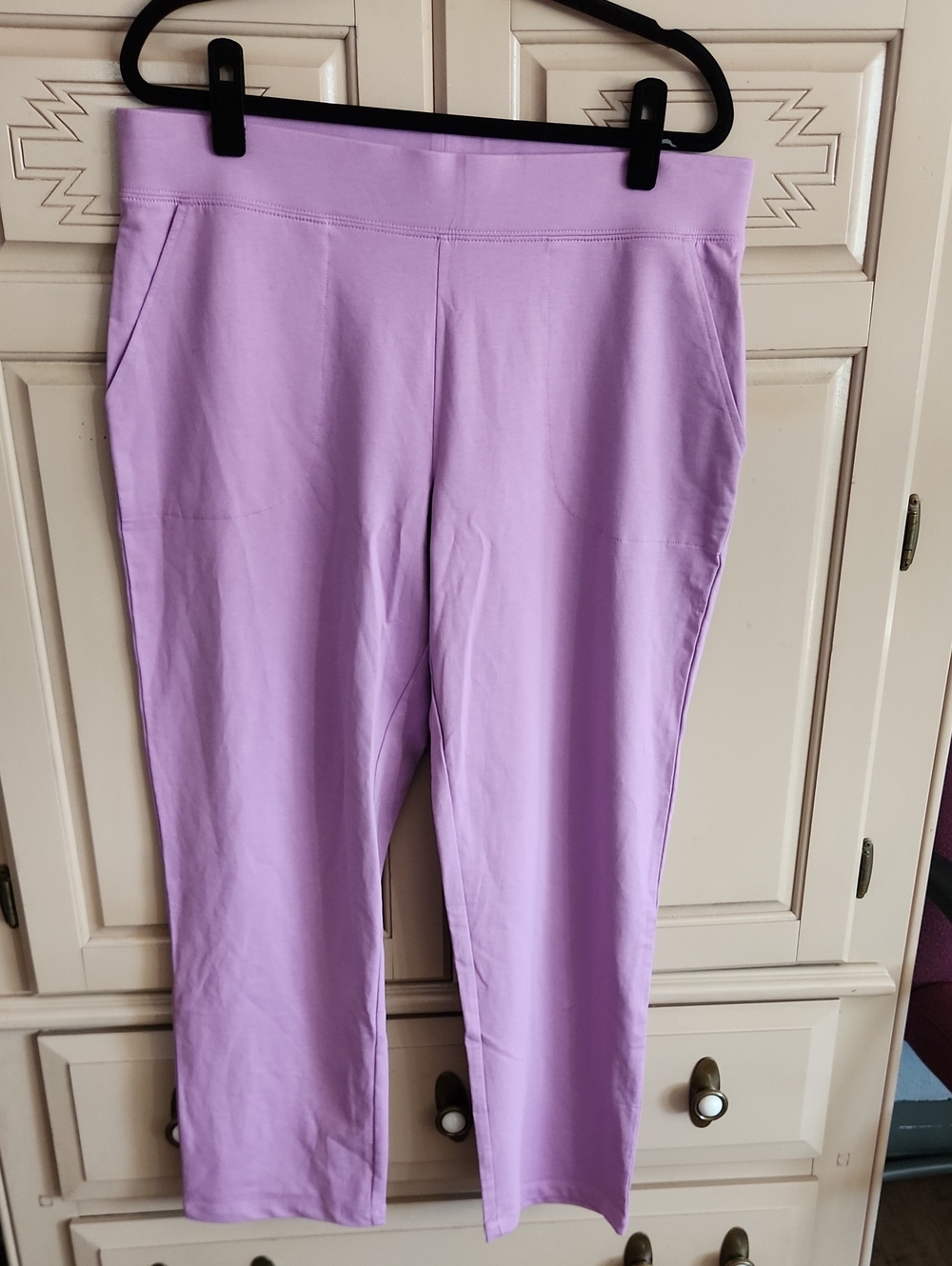 D&Co. Women’s Lavender Pull-On Stretch Pants